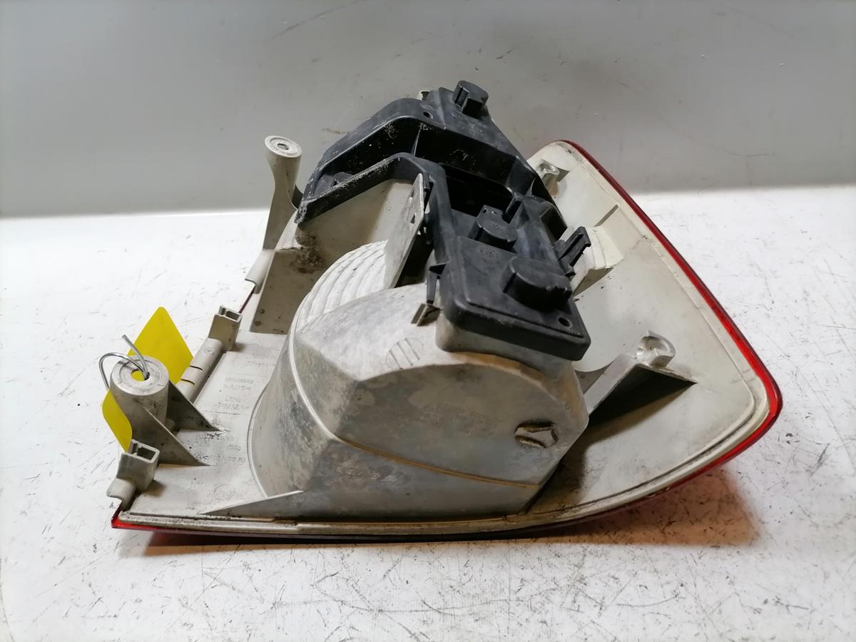 VW Touran 1T original R&uuml;cklicht R&uuml;ckleuchte Schlussleuchte links Bj.2004